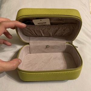 Fossil leather jewelry box with key zipper (NEW)